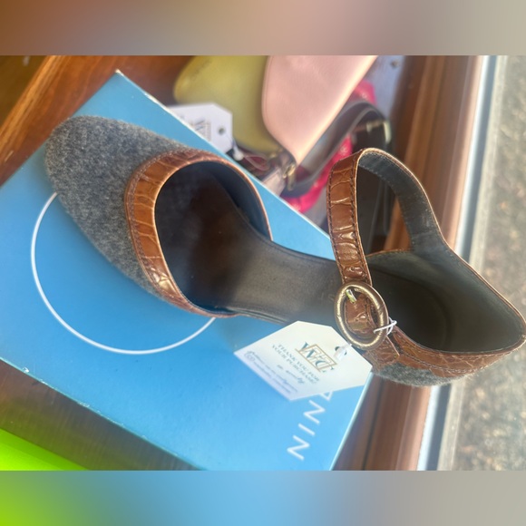 Nine West - Stacked Wedge Heel, Mixed Materials | Size 8.5 - Picture 5 of 5